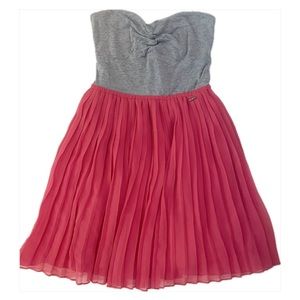 Small Roxy Strapless casual summer dress with pleated flowy bottom/skirt